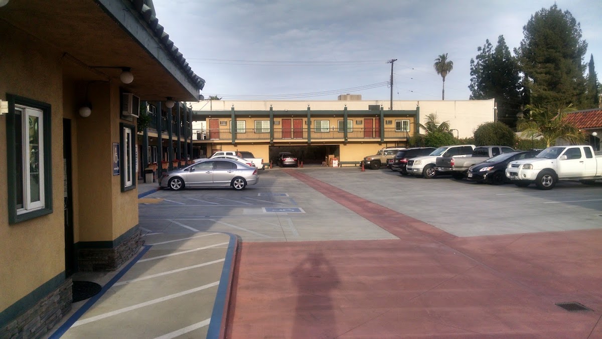 Beach-La Habra Motel